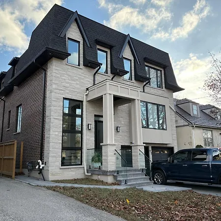Luxurious New Lawrence Manor 6-Bedroom Home